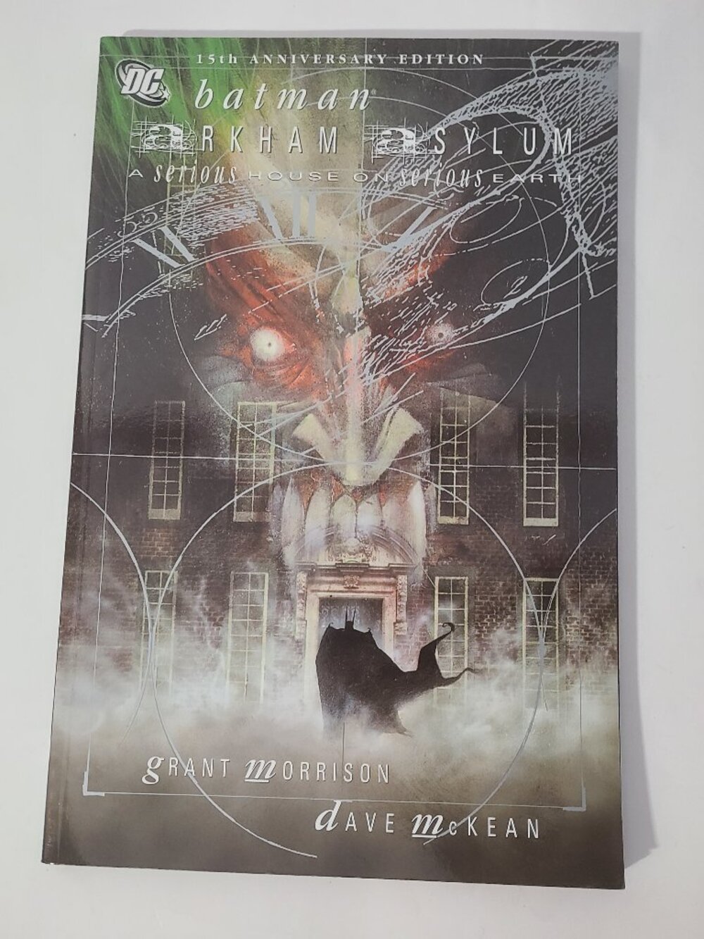 Batman Arkham Asylum: A Serious House on Serious Earth 15th Anniversary Ed EUC